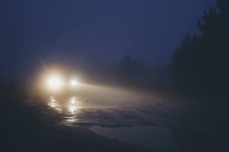 Dirigir com neblina: O que o motorista deve e NAO deve fazer!