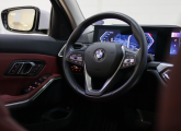 320i